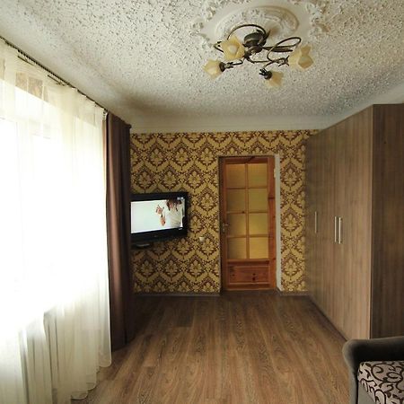 Сімейні Затишні Апартаменти В Самому Центрі Рівного Рівне Екстер'єр фото